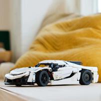 LEGO Technic Koenigsegg Jesko Absolut White Hypercar 42184